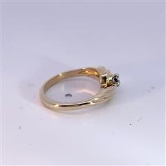 Lady's Diamond Solitaire Ring .07 CT. 14K Yellow Gold 1.8g Size:1.5